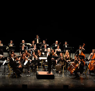 L'OPERA FAIT SES GRANDS AIRS L'OPERA FAIT SES GRANDS AIRS