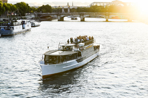 CROISIÈRE APÉRO 1H - VIN/BIÈRE CROISIÈRE APÉRO 1H - VIN/BIÈRE